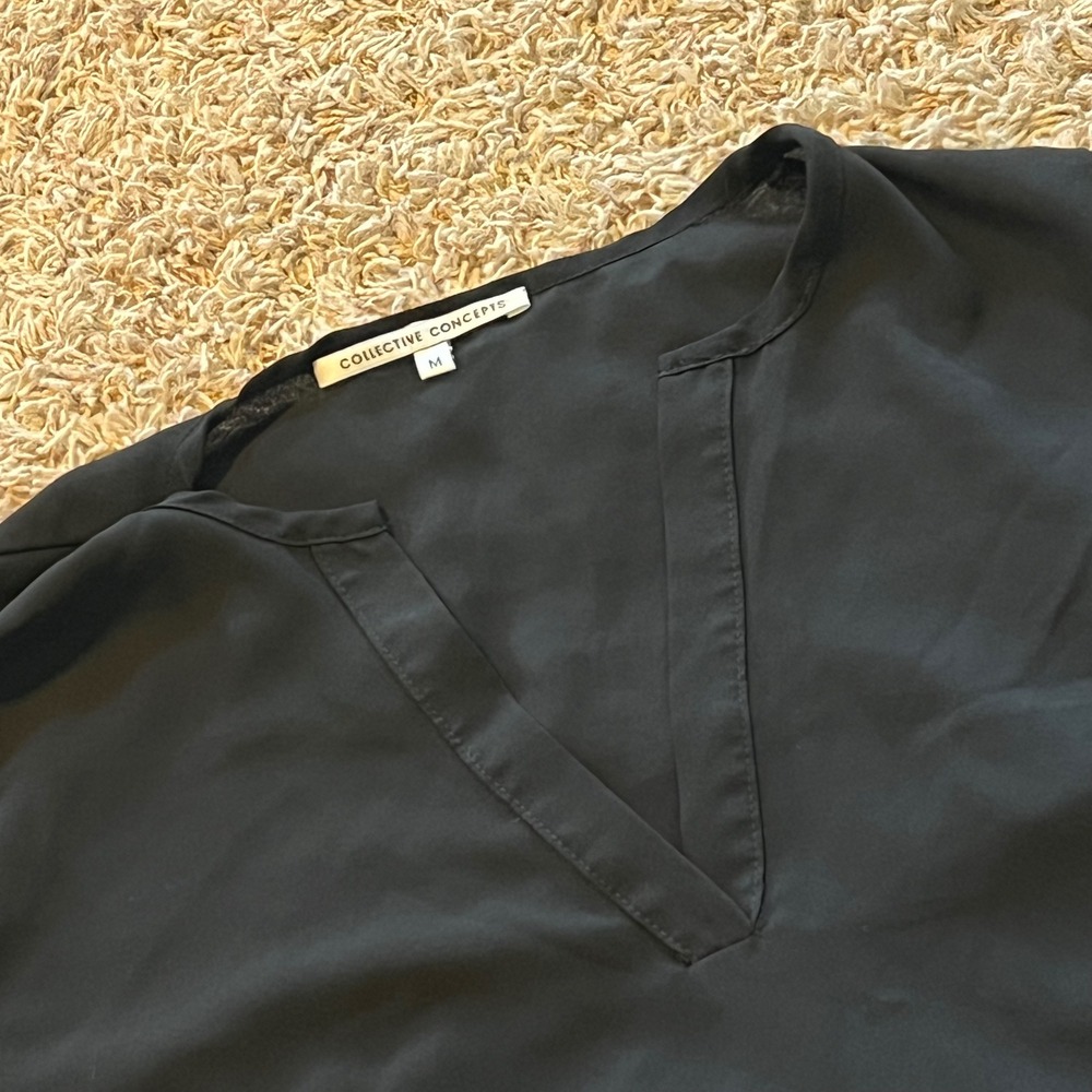 Collective Concepts Black Split V-Neck Roll Tab Sleeve Blouse‎ Top Medium